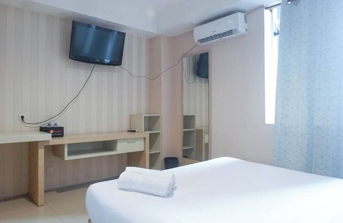 Siwalankerto Apartment | Best Price Studio Near Petra University At High Point Serviced Apartment