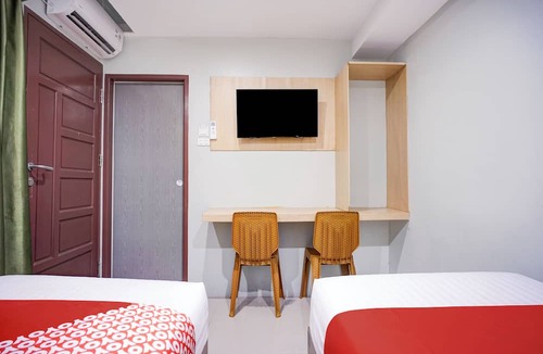 Parapat Hotel | OYO 94772 Gapura Hotel