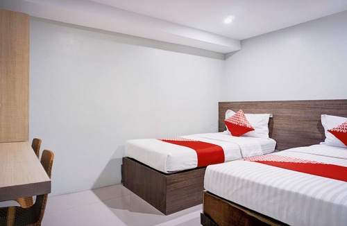 Parapat Hotel | OYO 94772 Gapura Hotel