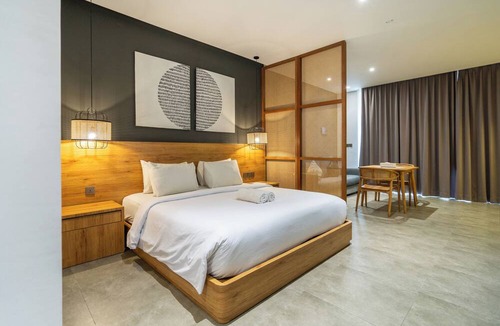 Sunset Road Hotel | Forseti Athena by ARM One Hundred