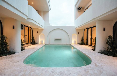 Batu Bolong Hotel | NOVO CANGGU