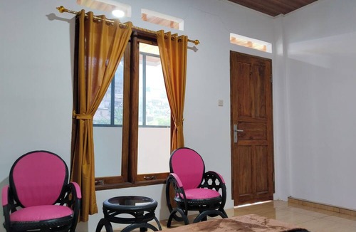 Ciloto Hotel | Hally Batulayang
