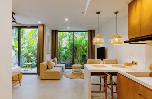 Batu Bolong Hotel | Sunny Muse by Betterplace