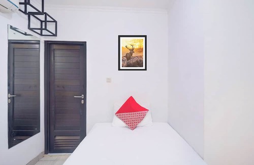Old Jakarta Hotel | Townhouse Oak Ancol