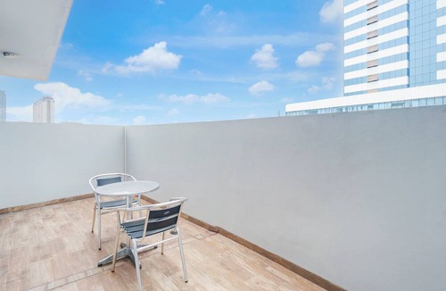 Old Jakarta Hotel | Townhouse Oak Ancol