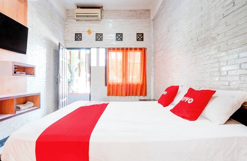 Wiradesa Hotel | Hotel O Kauman Near International Batik Center Formerly Hotel Bata Merah