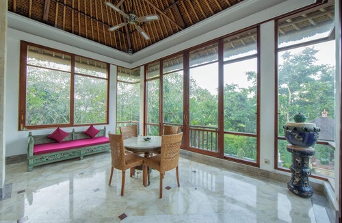 Denpasar Timur Hotel | Alam Puri Art Museum and Villas