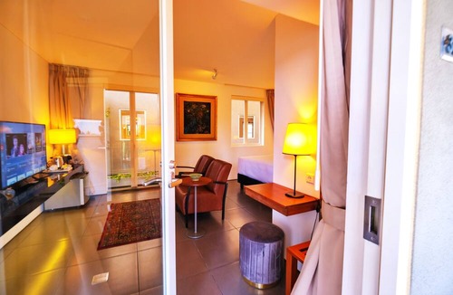 Parongpong Hotel | KoenoKoeni Boutique Hotel