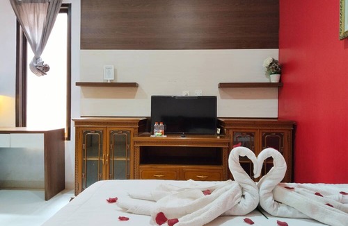 Bekasi Hotel | DeJati House