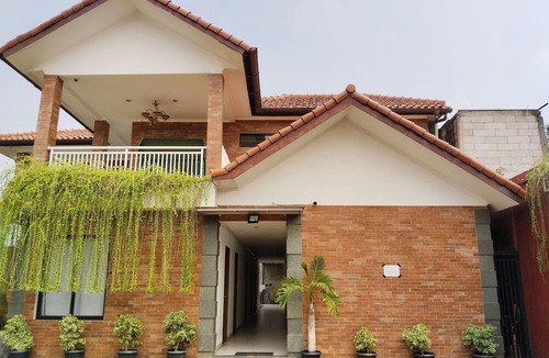 Bekasi Hotel | DeJati House