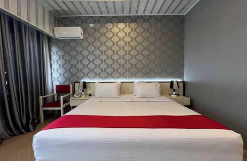 Parapat Hotel | Grand Tamaro Hotel