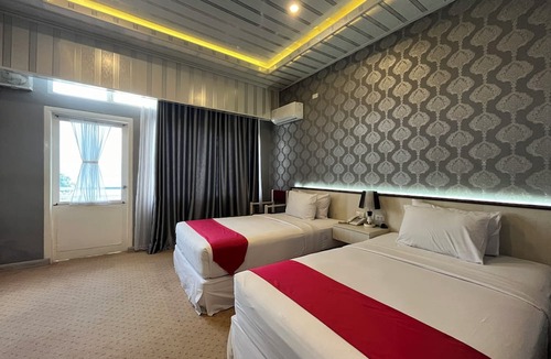 Parapat Hotel | Grand Tamaro Hotel