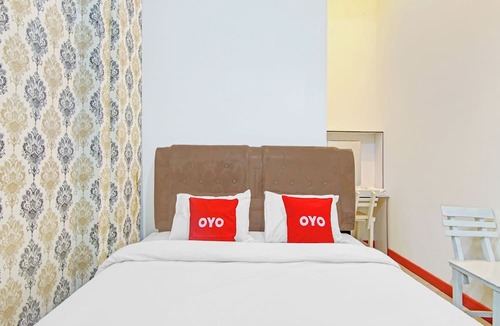 Padang Hotel | OYO 90615 Jojo Homestay