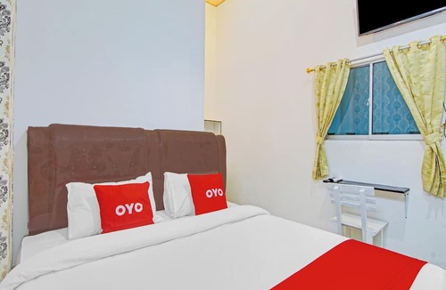 Padang Hotel | OYO 90615 Jojo Homestay