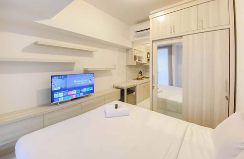 Grogol Utara Apartment | Cozy And Well Furnished Studio Tokyo Riverside Pik 2 Apartment