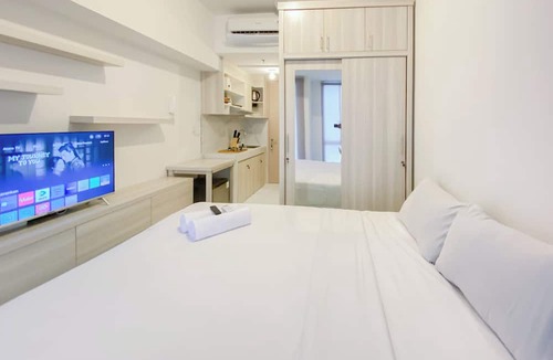 Grogol Utara Apartment | Cozy And Well Furnished Studio Tokyo Riverside Pik 2 Apartment