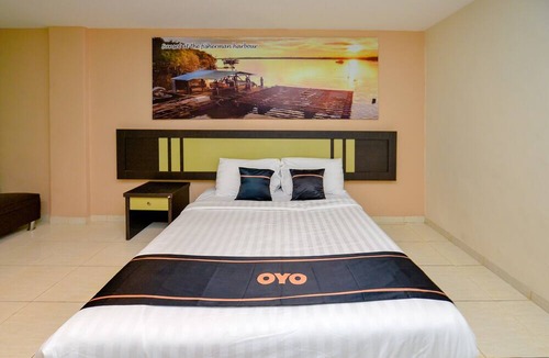 Tanjung Pinang Hotel | OYO 2487 Sampurna Jaya Hotel