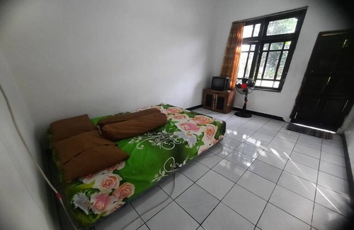 Pelabuhan Ratu Hotel | Hotel O Home Stay Syariah Habibie