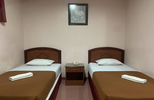 Kendari Hotel | Hotel O Pondok Baruga 777 Near Sarewo Musik Studio Kendari