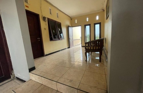 Sidoarjo Hotel | Hotel O Siwalanpanji Homestay Syariah