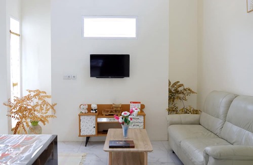 Bukittinggi Bed & Breakfast | Bungo Bed Breakfast Workation