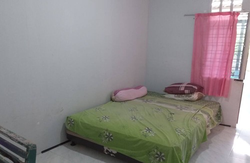 Kecamatan Janapria Hotel | OYO Life 93259 Kos Kurnia