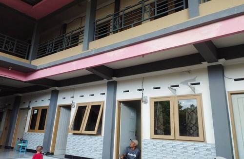 Mataram Hotel | OYO Life 93403 Penginapan Adinda
