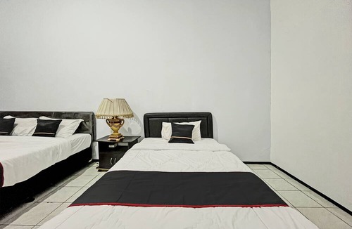 Blimbing Hotel | Capital O 1362 Ciliwung Guest House Syariah