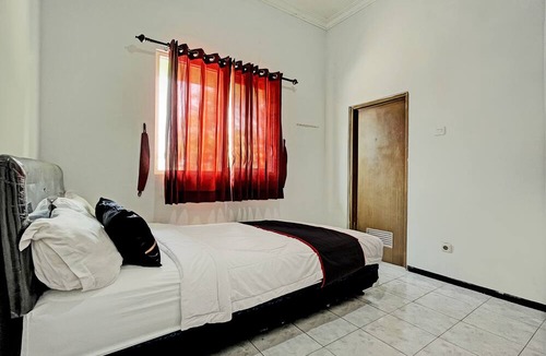 Blimbing Hotel | Capital O 1362 Ciliwung Guest House Syariah