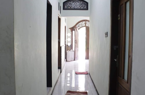 Dinoyo Hotel | OYO Life 92982 Kost Berkah Ibu