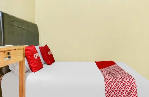 Karawang Hotel | OYO Life 91335 Micheline Family 2 Syariah