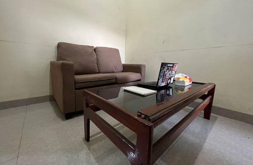 Banjarbaru Hotel | Hotel O Wisma Aluh AmbakNearPantai batu lima Asbullah tmbngn