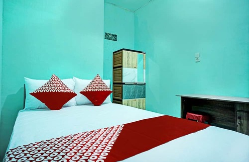 Pematangsiantar Hotel | OYO 93298 Barito House