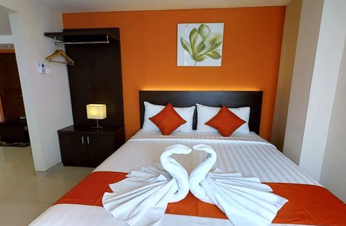 Jelambar Hotel | The Gloria Suites Jakarta