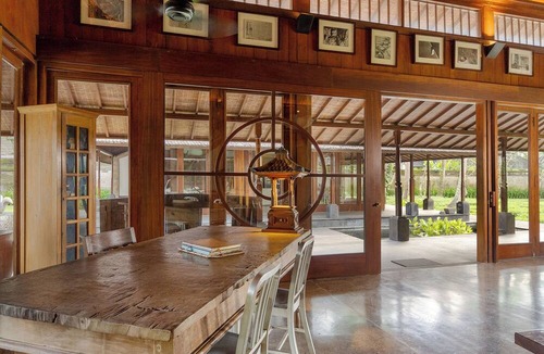 Lodtunduh Hotel | Puri Tupai