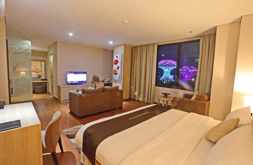 Bogor Selatan Hotel | Padjadjaran Suites Resort & Convention
