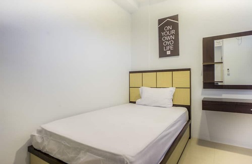 Medan Hotel | OYO Life 2354 Rose House