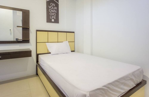 Medan Hotel | OYO Life 2354 Rose House