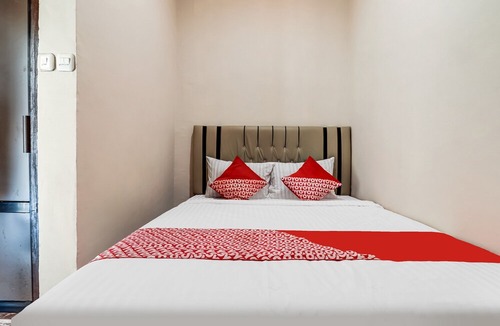 Jambi Hotel | OYO 91021 Steze Kost & Guest House Syariah