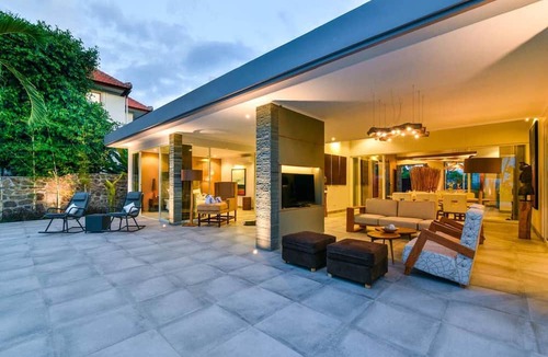 Banjartegehe Villa | Villa Lou - Luxury Villa By The Beach