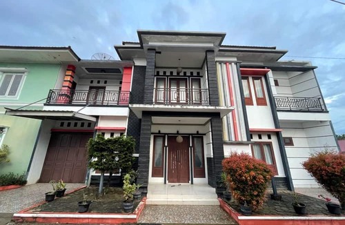 Batusangkar Hotel | OYO 93143 Mega Raudhah Syariah