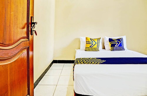 Gresik Hotel | OYO 93107 Homestay H Syarif Syariah – Bandar Gresik