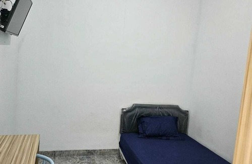 Dukupuntang Hotel | Hotel O near Mitra Plumbon Hospital