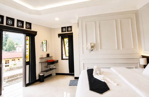 Plaosan Hotel | NOIA Hotel Sarangan