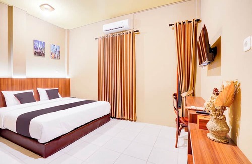 Padang Hotel | Collection O Padang C Center Near Transmart Padang