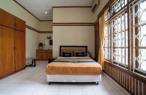 Ragunan Hotel | Hotel Tobana Pejaten House by ARBA