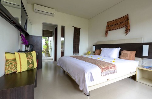 Senggigi Hotel | Villa Karingal