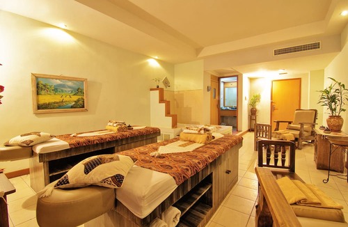 Lubuk Baja Hotel | Planet Holiday Hotel & Residence