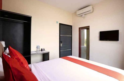 Tanjung Uncang Hotel | Blitz Hotel Batam Near Sultan Mahmud Ri'ayat Shah Mosque