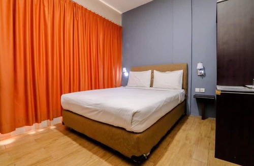 Tanjung Uncang Hotel | Blitz Hotel Batam Near Sultan Mahmud Ri'ayat Shah Mosque